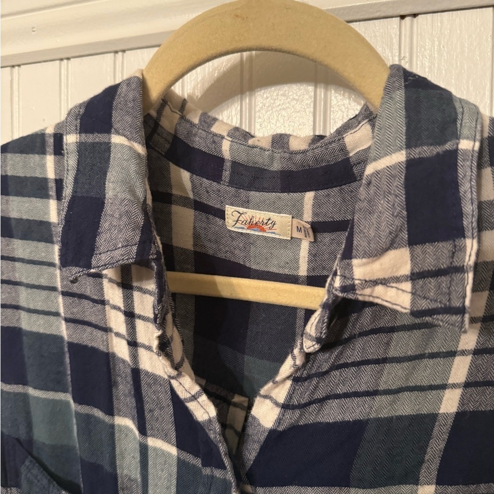 Faherty Plaid Button Up Medium Long sleeve - Picture 2 of 4